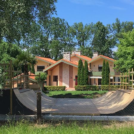 Somo Surfskate Hostel Castañedo 外观 照片