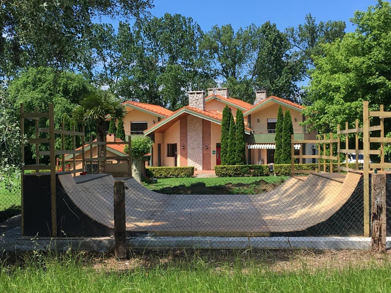 Somo Surfskate Hostel Castañedo 外观 照片